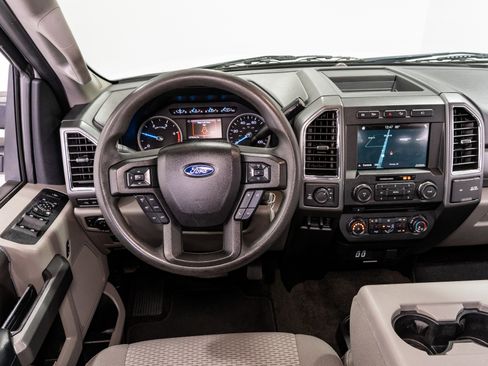 Used 2017 Ford F250 XLT w/ XLT Premium Package image 12