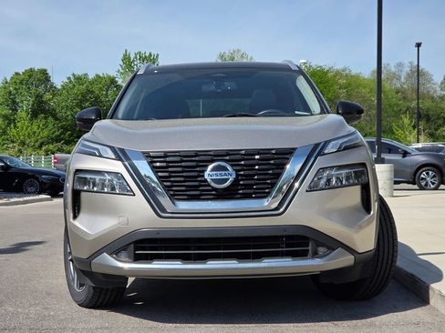 Used 2021 Nissan Rogue Platinum AWD/4WD image 3