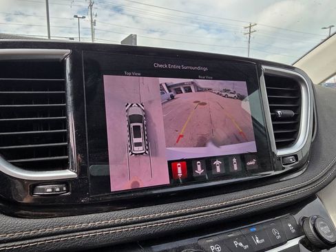 Used 2022 Chrysler Pacifica Limited FWD image 18