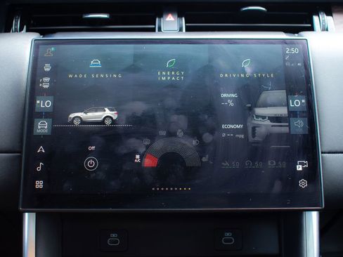 Used 2024 Land Rover Discovery Sport S image 24