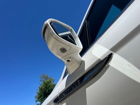 Certified 2022 Lincoln Nautilus Black Label AWD/4WD image 43
