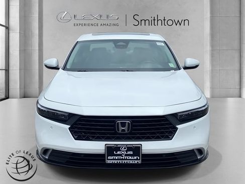 Used 2025 Honda Accord Touring image 2
