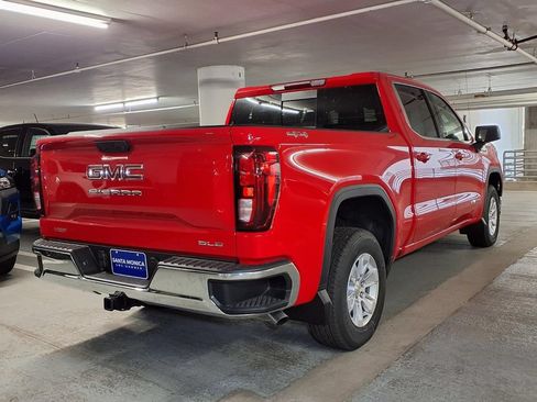 New 2026 GMC Sierra 1500 SLE w/ Preferred Package AWD/4WD image 8