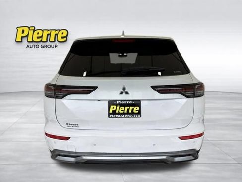 Used 2025 Mitsubishi Outlander SE AWD/4WD image 3