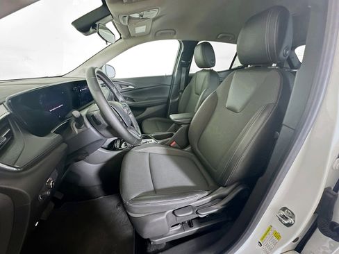 Used 2025 Buick Encore GX Preferred image 13