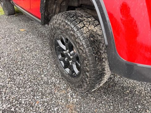 Used 2024 Jeep Gladiator Sport image 14