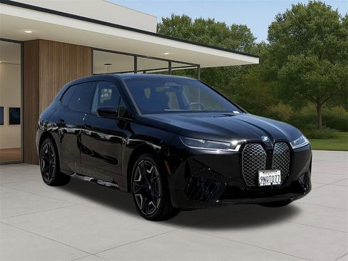 Used 2025 BMW iX xDrive50 image 4