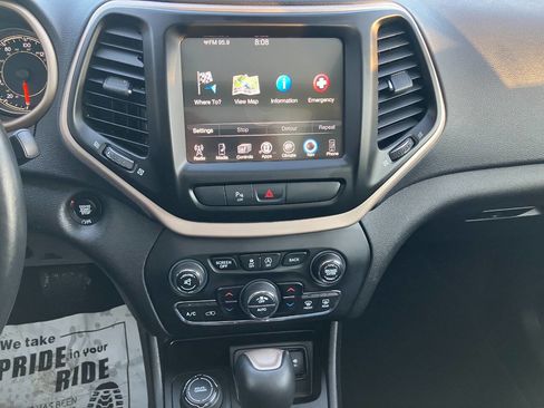 Used 2017 Jeep Cherokee Limited w/ Trailer Tow Group image 19