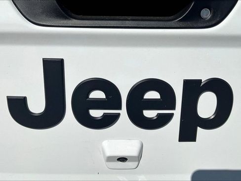 New 2025 Jeep Gladiator Sport image 40