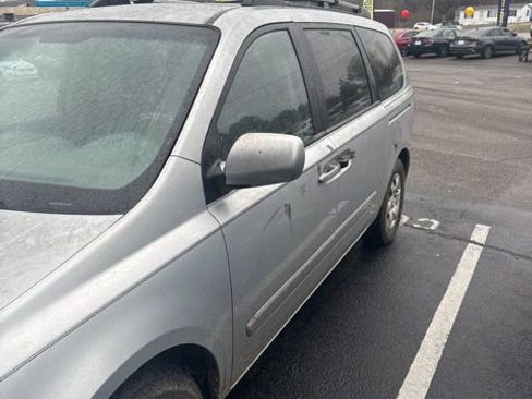 Used 2008 Kia Sedona LX image 12