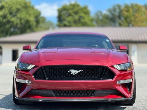 Used 2018 Ford Mustang GT RWD image 2