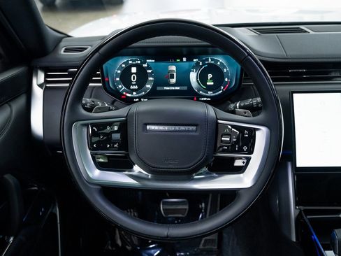 Used 2025 Land Rover Range Rover SE AWD/4WD image 12