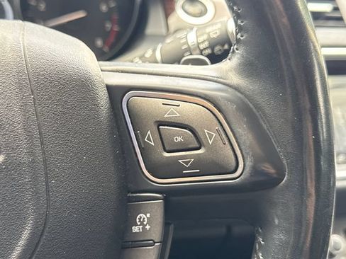 Used 2017 Land Rover Range Rover Evoque HSE AWD/4WD image 29