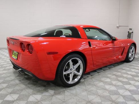 Used 2011 Chevrolet Corvette Coupe w/ 1LT RWD image 9