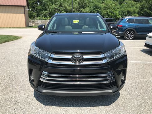Used 2019 Toyota Highlander Limited AWD/4WD image 3