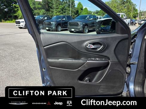 Used 2020 Jeep Cherokee Limited AWD/4WD image 7
