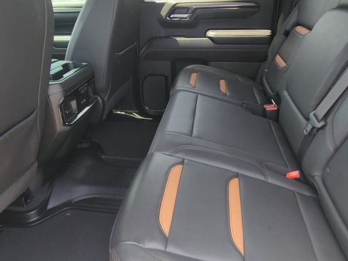 Used 2023 GMC Sierra 1500 AT4 w/ Technology Package AWD/4WD image 22