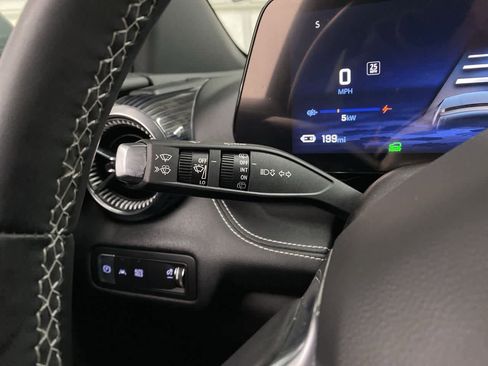 Used 2024 Chevrolet Blazer EV LT image 22