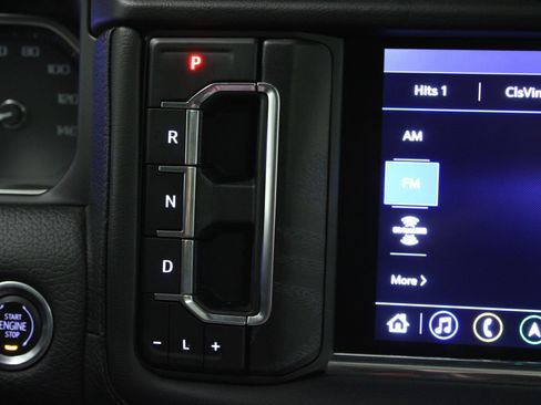 Used 2021 GMC Yukon Denali w/ Denali Premium Package image 24