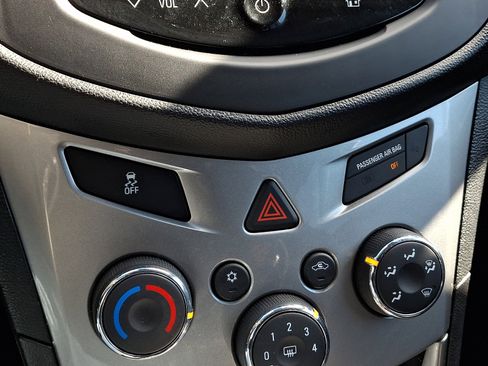 Used 2016 Chevrolet Trax LT w/ LT Convenience Package image 23