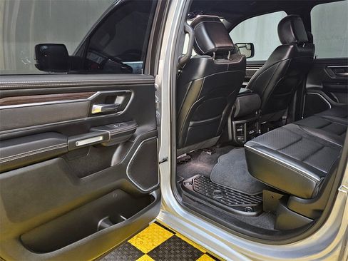 Used 2025 RAM 1500 Laramie image 15