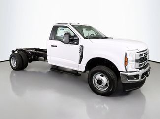 New 2025 Ford F350 XL w/ XL Chrome Package 360° Tour