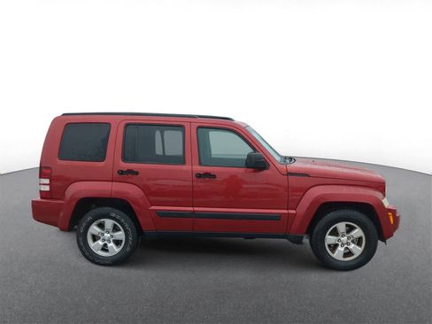 Used 2010 Jeep Liberty Sport w/ Popular Equipment Group image 9