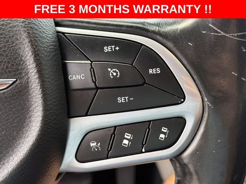 Used 2021 Chrysler Pacifica Touring-L FWD image 40
