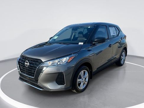 New 2025 Nissan Kicks Play S image 1