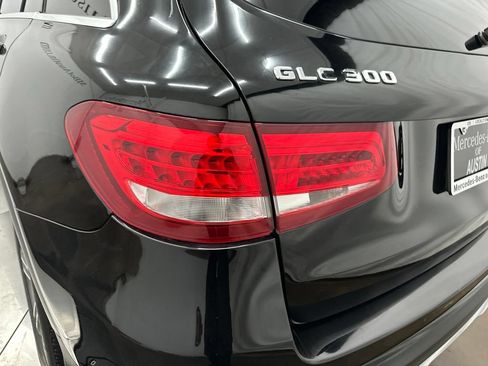 Used 2019 Mercedes-Benz GLC 300 4MATIC image 8