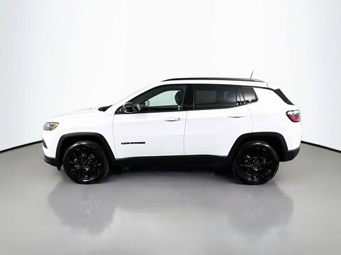 Used 2025 Jeep Compass Latitude w/ Altitude Special Edition image 2