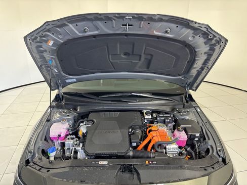 New 2025 Hyundai Elantra SEL FWD image 11