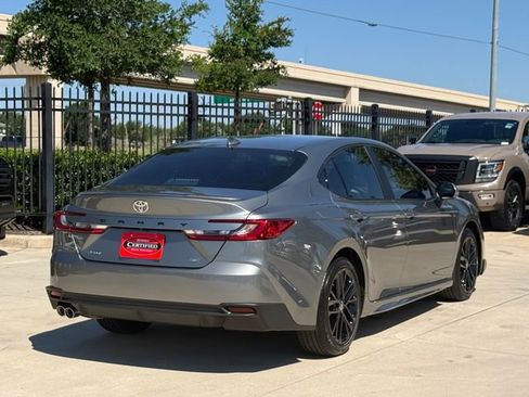 Used 2026 Toyota Camry SE FWD image 4