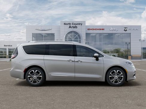 New 2026 Chrysler Pacifica Pinnacle image 22