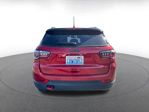 Used 2025 Jeep Compass Trailhawk AWD/4WD image 6