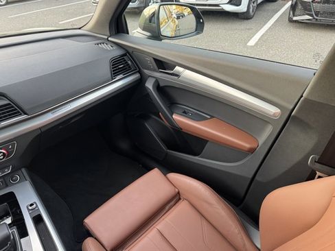 Used 2025 Audi Q5 2.0T Premium w/ Convenience Plus Package image 13