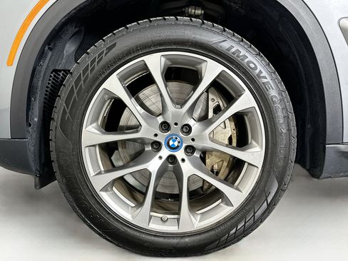 Used 2025 BMW X5 xDrive50e image 11