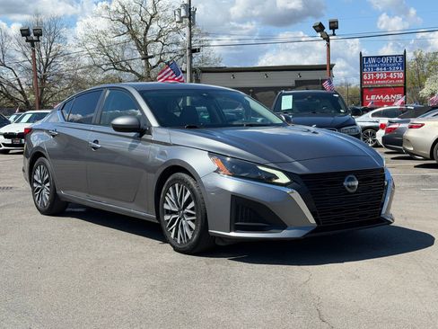 Used 2023 Nissan Altima 2.5 SV FWD image 8