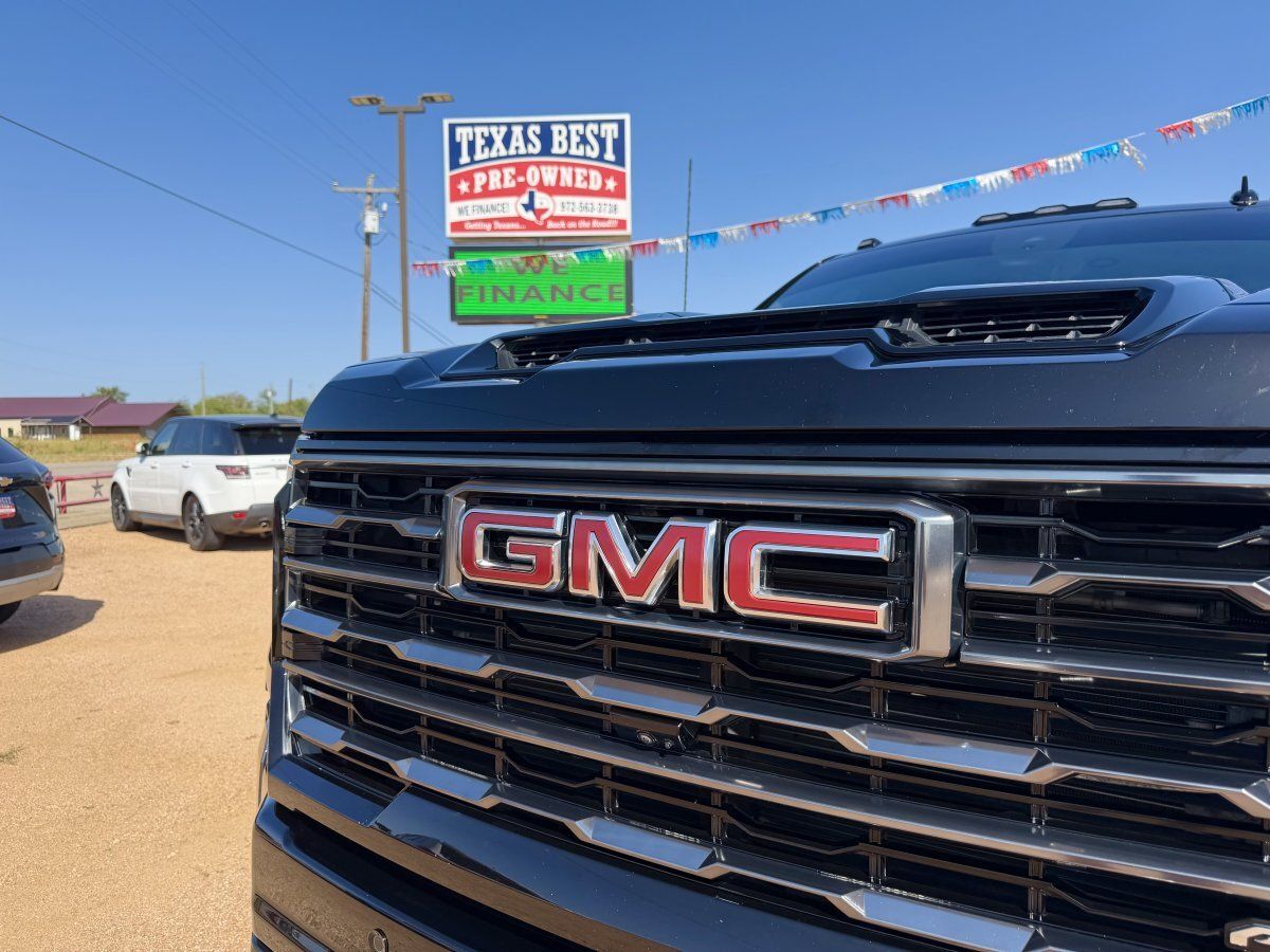 Used 2024 GMC Sierra 2500 AT4 w/ AT4 Premium Plus Package AWD/4WD image 5