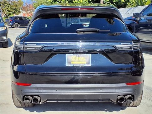 Used 2020 Porsche Cayenne S AWD/4WD image 5