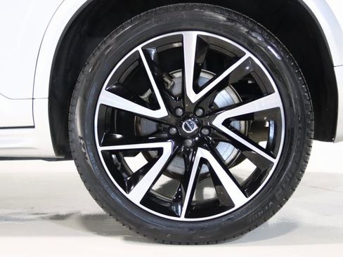Used 2022 Volvo XC90 T6 Momentum w/ Advanced Package image 70