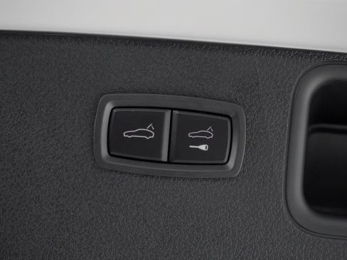 Used 2025 Porsche Macan image 14