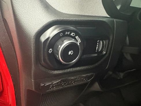 Used 2025 Jeep Wrangler Unlimited Sport AWD/4WD image 15