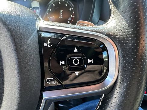 Used 2019 Volvo XC60 T5 R-Design w/ Protection Package AWD/4WD image 36