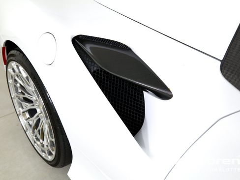 Used 2023 Ferrari F8 Tributo RWD image 31