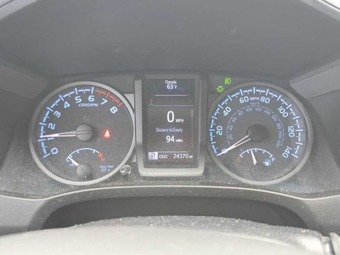 Used 2020 Toyota Tacoma TRD Sport w/ TRD Premium Sport Package AWD/4WD image 21