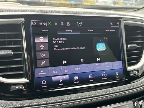 Used 2023 Chrysler Pacifica Touring-L w/ S Appearance Package image 14