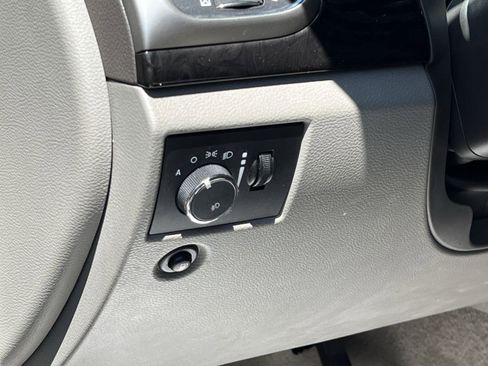Used 2011 Jeep Grand Cherokee Laredo AWD/4WD image 33