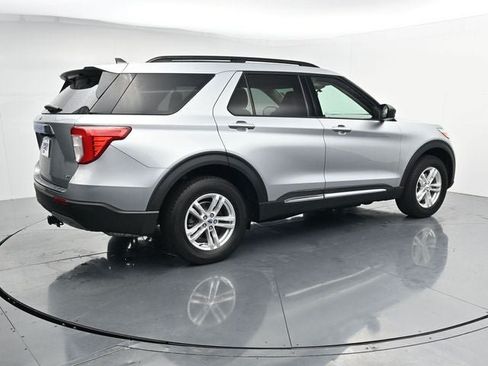 Certified 2022 Ford Explorer XLT w/ Equipment Group 202A AWD/4WD image 10