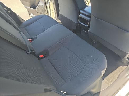 Used 2020 Toyota RAV4 LE AWD/4WD image 11